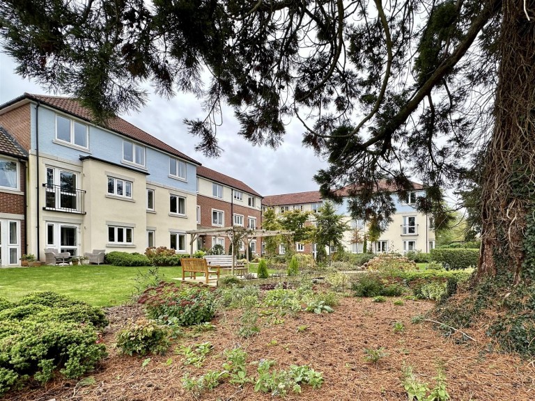 View Full Details for Alexandra Lodge, Stokefield Road, Thornbury - EAID:laurelandwyldeapi, BID:1