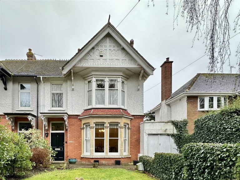View Full Details for Belmont Crescent, Swindon - EAID:laurelandwyldeapi, BID:1